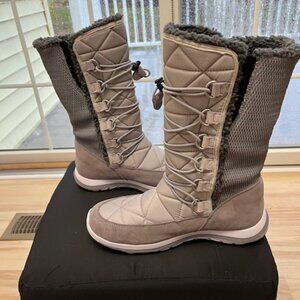 LL Bean Waterproof  Snowfield Quilted TEK 2.5 Pull On Boots